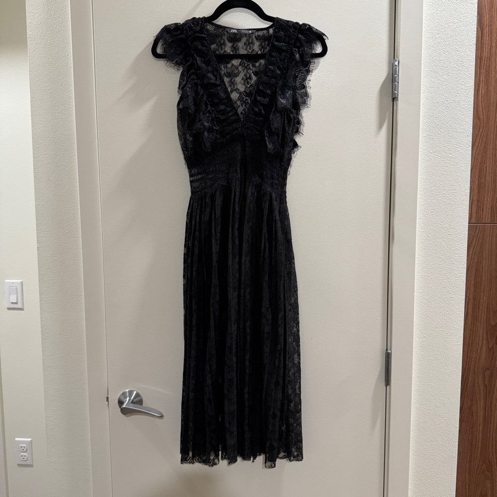 Zara Elegant Black Lace Dress